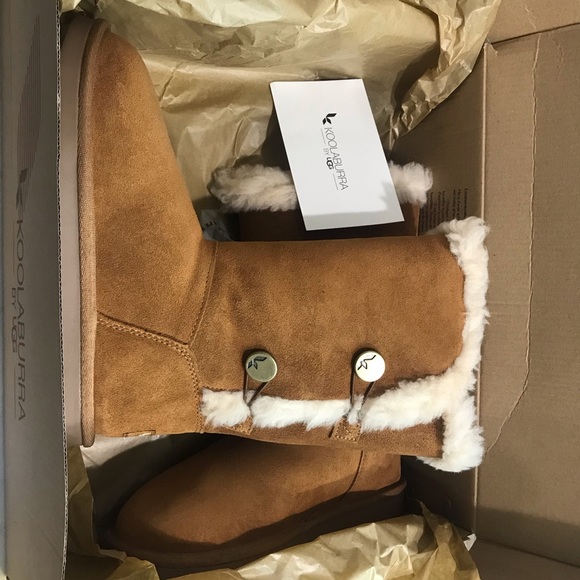 Uggs for Girls Available Sizes 3 BNIB - Picture 6 of 7